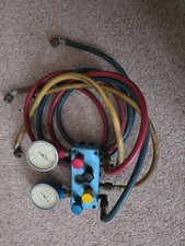R12 manifold and gauges used complete with hoses 