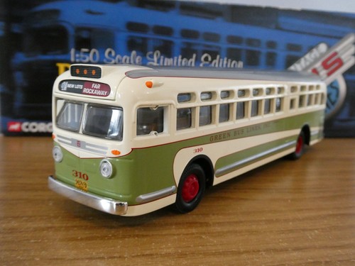 Corgi classics green bus lines - green,