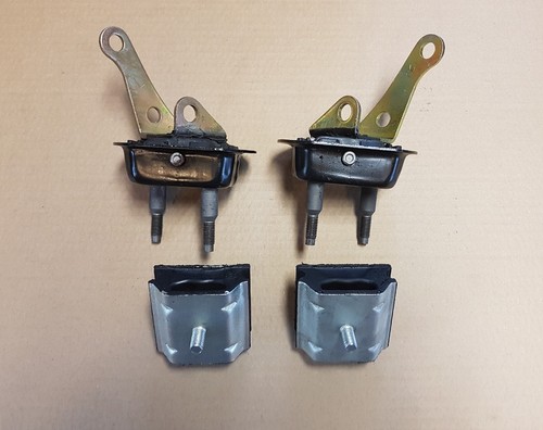 Rear axle mounting bushes - 4x,