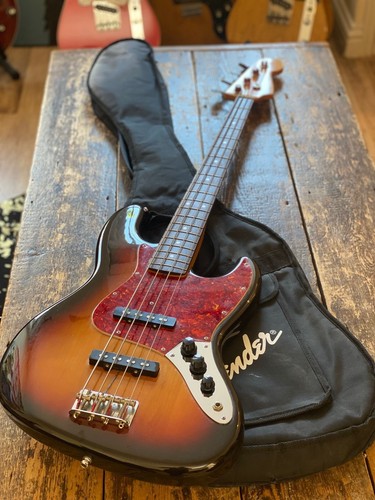 Fender 1962 reissue - 1962, jazz
