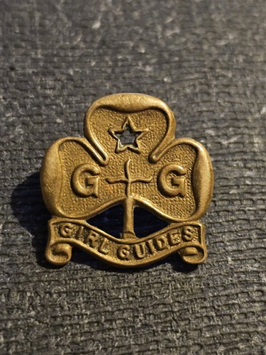 Vintage girl guide badge - girl,