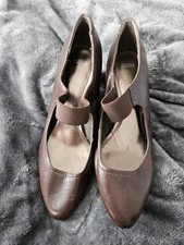 women's Size 5 heels 