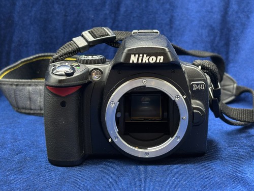 Nikon d40 camera body only - camera,