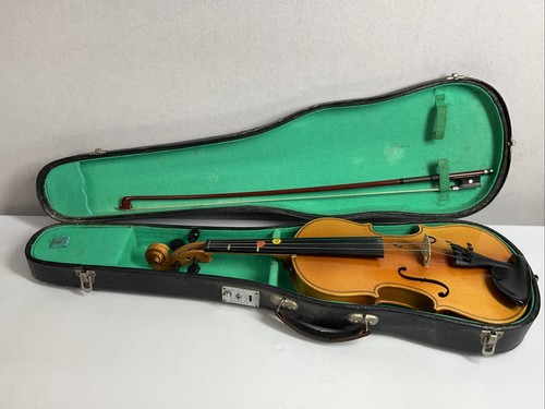 Lark violin size with - size, bow