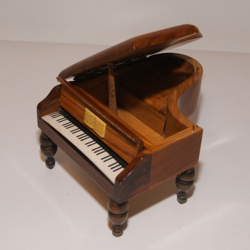 Vintage wooden jewellery box - vintage,