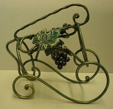 Top Quality Metal Grape and Vine Table Top Wine Rack For Single Bottle