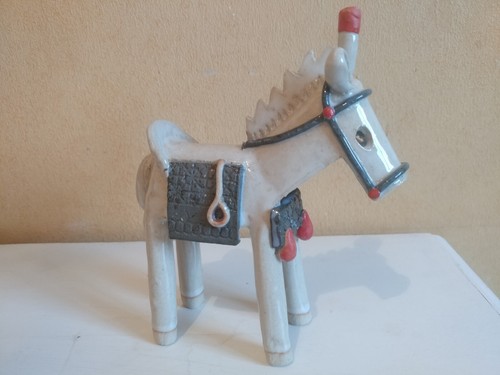 Standing horse ornament - standing,