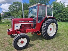 International 574 tractor -