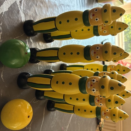 Child skittles set clowns - skittles,