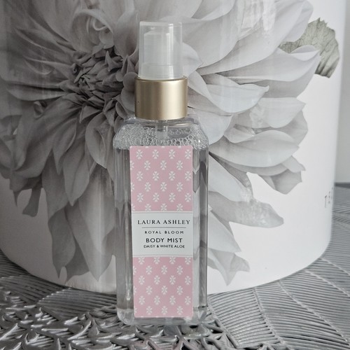 Laura ashley royal bloom body - laura,