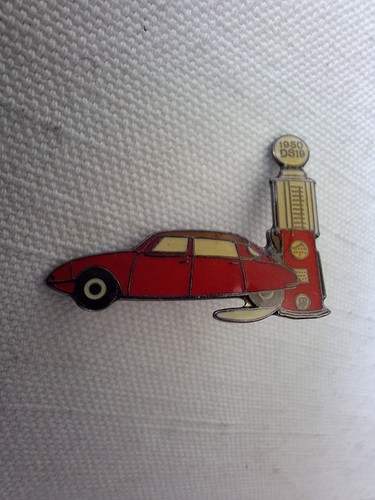 Citroen ds19 enamel badge - ds19,