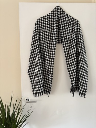 Monochrome dogtooth scarf - monochrome,