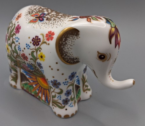 Royal crown derby paperweight - derby,