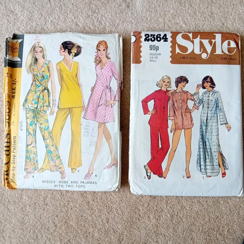 Vintage female nightwear - x,