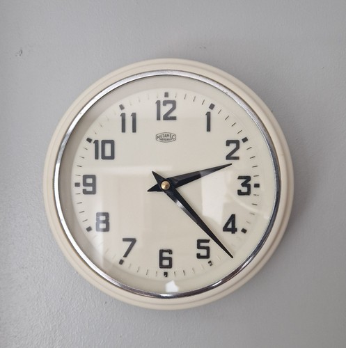 Vintage bakelite metamec cream - metamec,