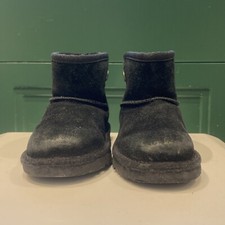 CHILDRENS UGGS SIZE UK 5