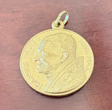 VINTAGE RELIGIOUS MEDAL –