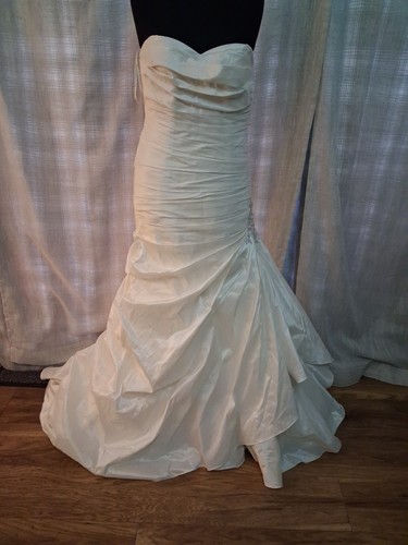 Wedding dress size ivory - wedding,