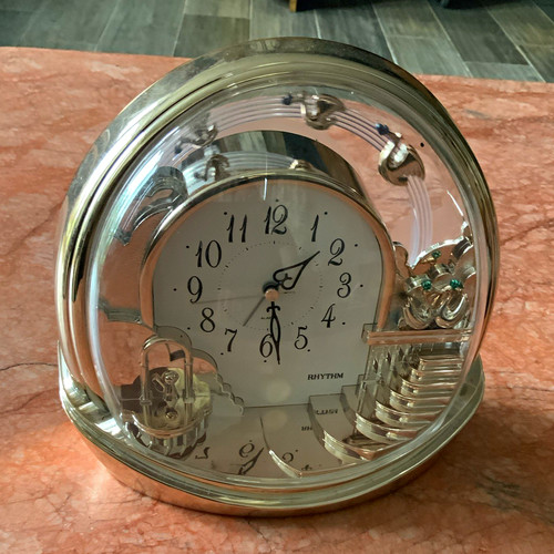 Rhythm mantel clock - , with