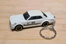 1/64 DIECAST MODEL CAR KEYCHAIN KEYRING 1971 NISSAN SKYLINE HT 2000 GTR