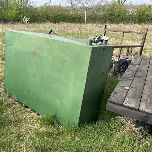 Green rectangular metal - rectangular, farm
