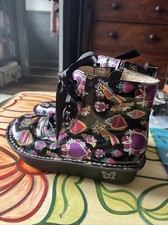 Alegria PG Lite Patent Leather boots Size 36/3.5, Such A Funky Design.