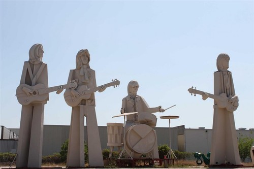 The beatles statue glossy - beatles,