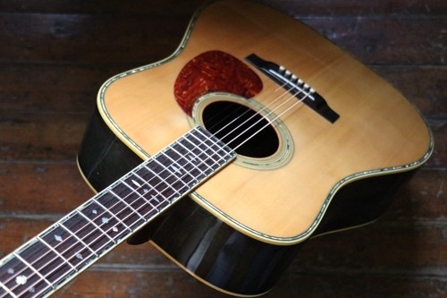 Vintage acoustic guitar - acoustic,