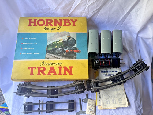Hornby gauge clockwork train - hornby,