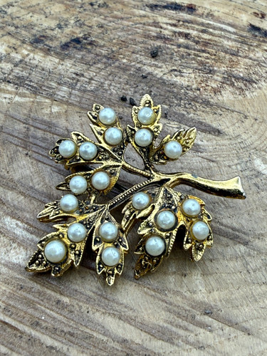 Vintage oak leaf - brooch, gold