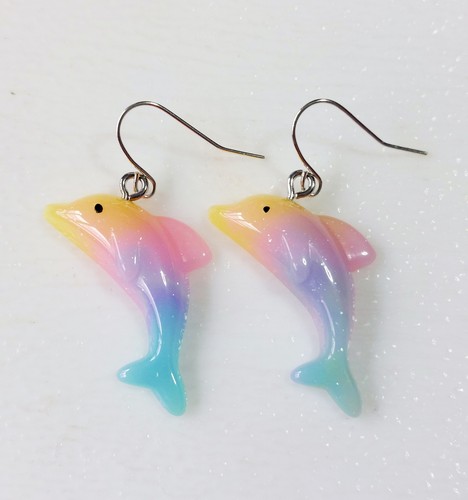 Opaque resin rainbow fish - opaque,