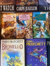 Terry Pratchett Build Your Own Book Bunde