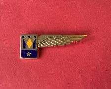 Defunct Monarch Crew Wing pin