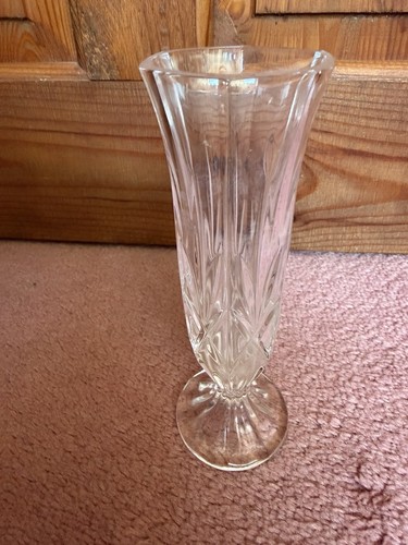 Vintage 16cm crystal bud vase - 16cm,