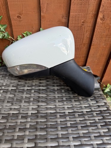 Renault clio mk4 driver side - renault,
