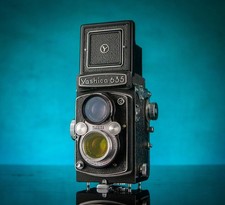 YASHICA 635 TLR Medium Format Camera & Leather Case Working