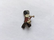 C1920s-30s VINTAGE MARCHING SOLDIERS BANDSMEN ENAMEL CHARACTER/SONGBADGE