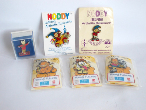 Assorted charity pin - 6,