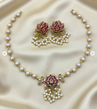 Lotus pearl necklace small