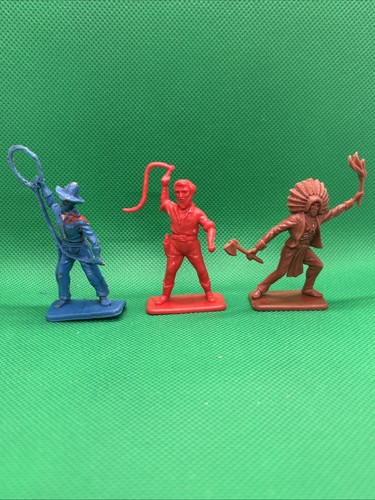 Crescent plastic soldiers - plastic,