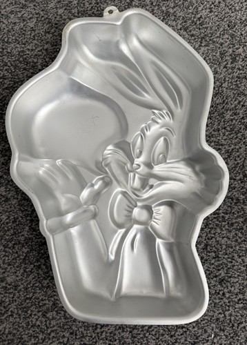 Bugs bunny wilton cake tin - bugs,