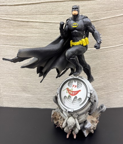 Batman scale deluxe - scale, 10th