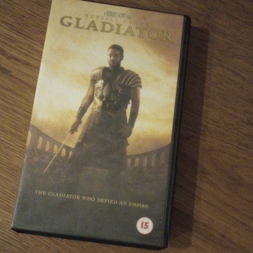 Universal gladiator vhs - universal, tape