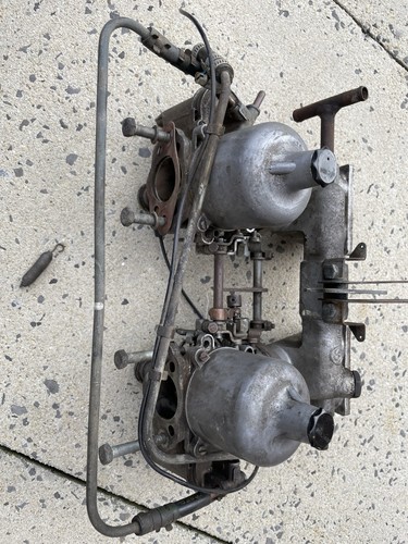 Twin carburettors - twin, su