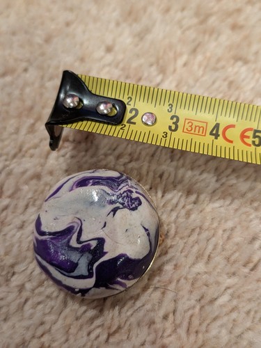 Round purple white swirl - &,