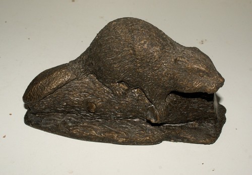 Collectable dutt otter - j,
