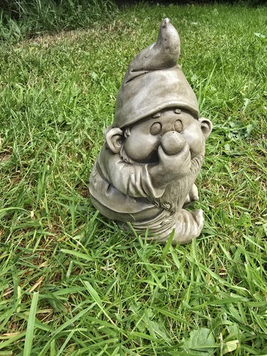 Pong cheeky gnome stone garden - cheeky,