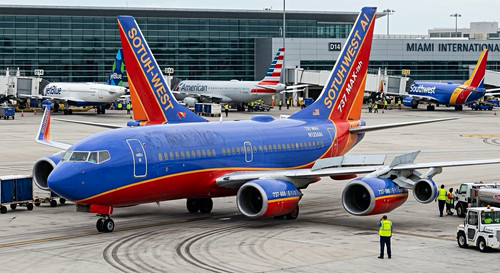 Southwest airlines boeing 737 - southwest,