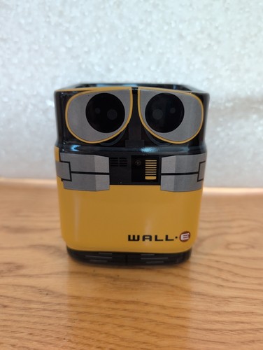 Disney store wall shaped - wall-e, 3d
