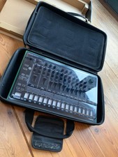 ROLAND TR-8 drum performance